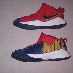 Nike team hustle quick6 toddler shoes size 12c great condition